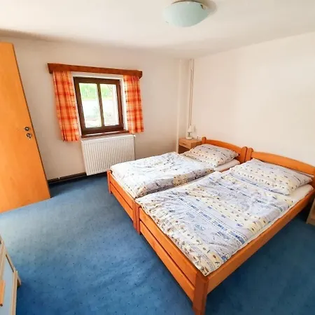 Am Waldrand Mit Schwimmbad Und Sauna Holiday home