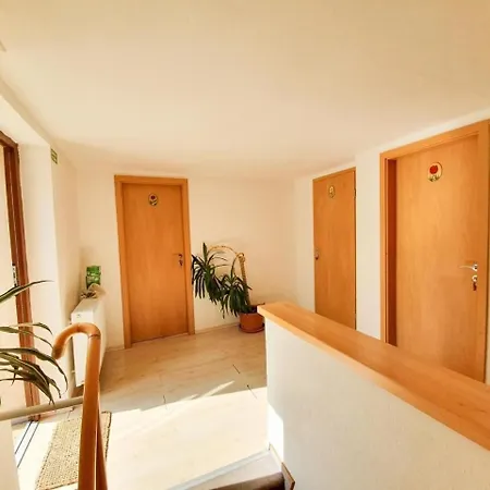 Am Waldrand Mit Schwimmbad Und Sauna * Strazne