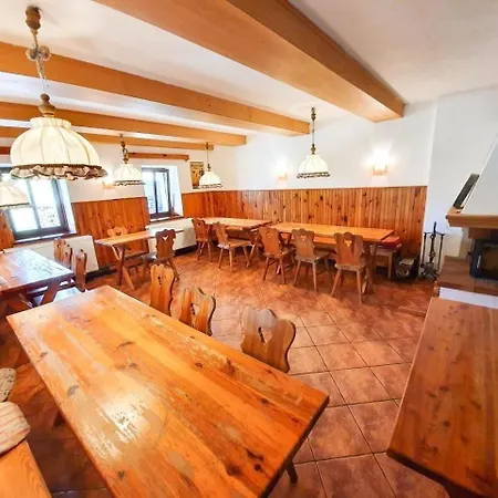 Holiday home Am Waldrand Mit Schwimmbad Und Sauna *